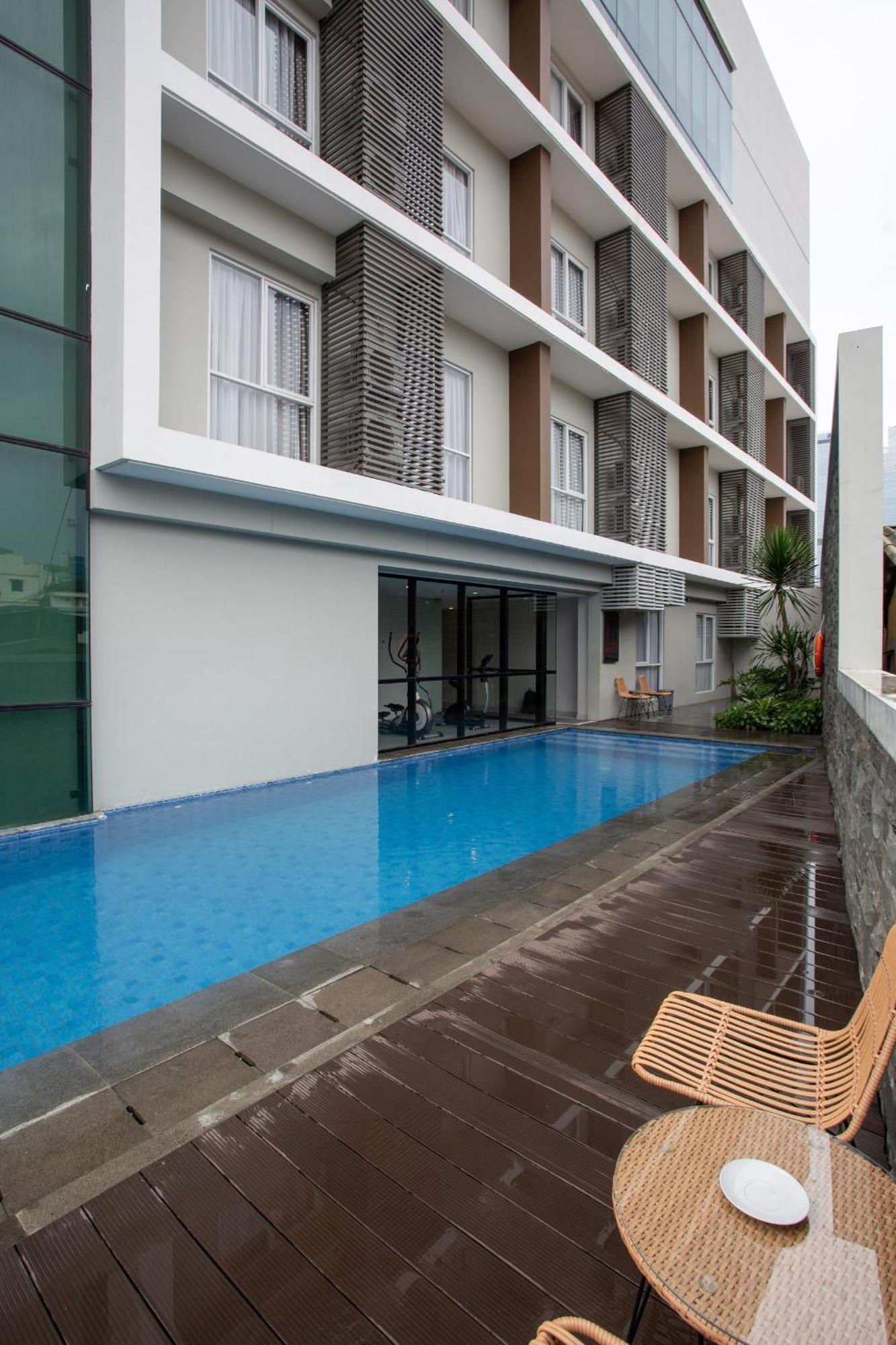 Hotel Avissa 3*